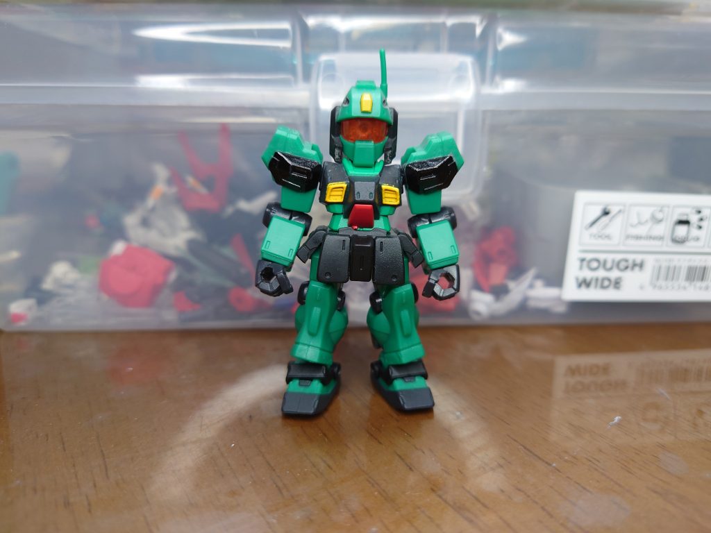 前面ですHGUC参考にして部分塗装しています