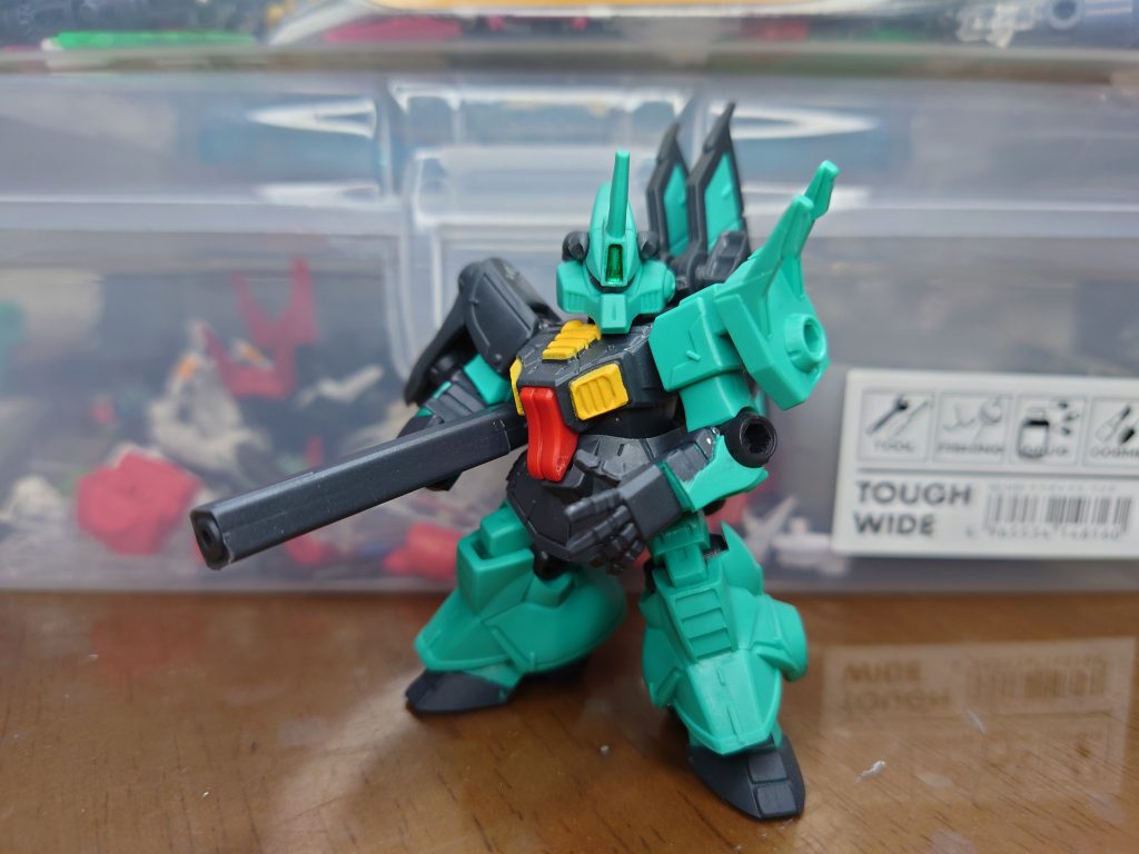 ポージング2バズーカを持たせて…