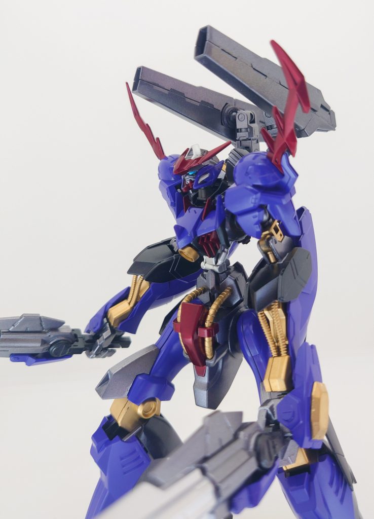 それと、射撃武器も欲しかったので、背中にビームバズーカを装備させてみました!