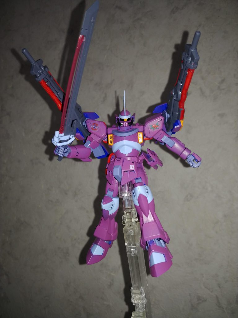 連邦のシュペルトゲベールをコピーしたと云われる重斬刀。ビーム発振装置付近が小型化出来ず、短期間で実戦運用化した感じが出ていて嬉しくなります。