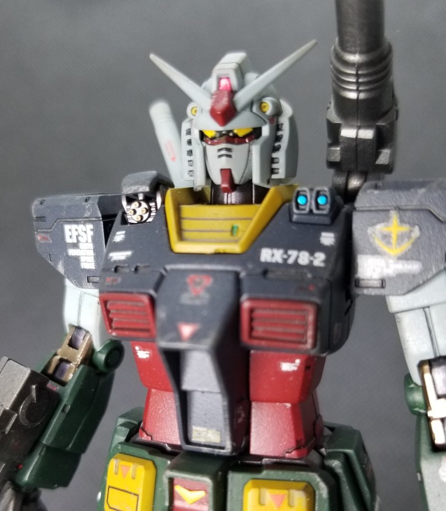 左胸部のは最初センサーか何かかなと思ってたんですが、設定は【ショルダー・マグナム】っていう実弾兵装らしいです😅(ﾌﾞﾙｰﾆｼﾁｬｯﾀﾖ)