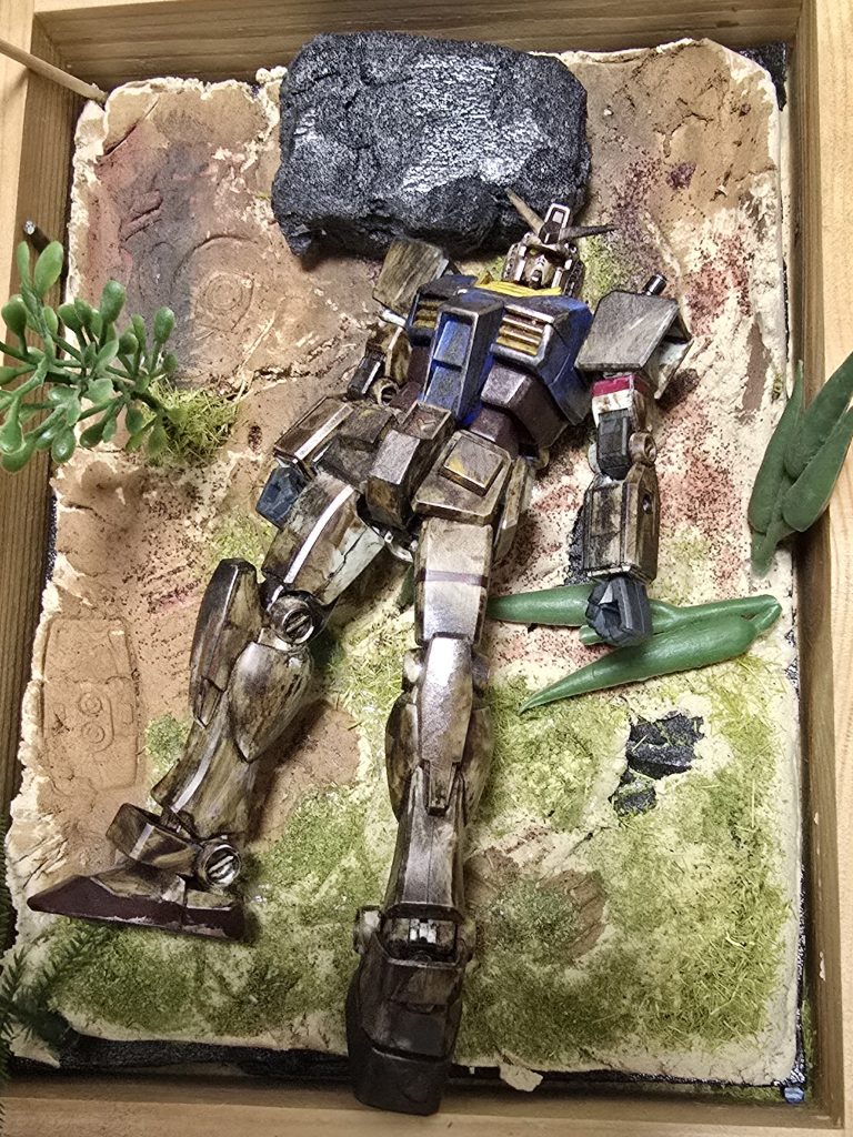 登場しました。ジオラマと共に。こうなったのも色々と経緯があるんです。「主人公がシャアになったから」とかの話でもなく... 