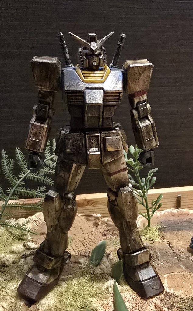 ん〜汚しもしてみたいな。戦火を生き残った様な感じで...ん？難しいな〜汚しすぎたな。修正するも、元に戻りすぎて...また汚し→戻りすぎ→また汚し→関節ぷらんぷらん復活→納得いかないあれ？でもこの汚れ具合いちょっと良いかも？