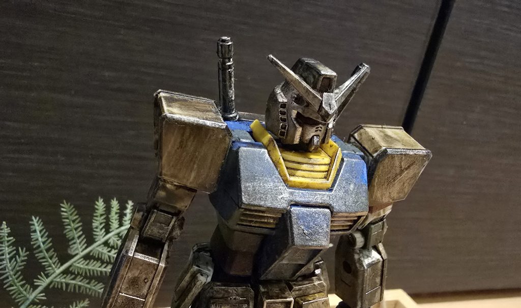 ガンダムの最初のシーン、布じゃなくて、土を被せられてたら、こんな感じだったでしょうね。 ...て、前回に引き続き、主役機じゃなくないか？笑