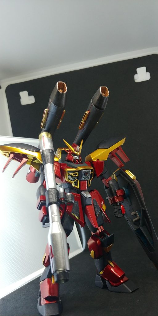 ソードカラミティなカラーリングになったのかなって今思ったが、自分そっち知らないし実は元ネタにしてるのは実は装甲響鬼から😏