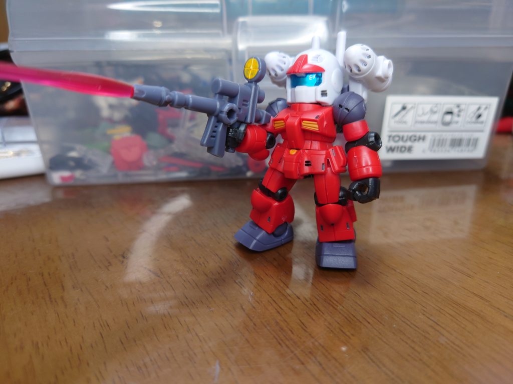 ポージング4スプレーミサイルランチャー装備