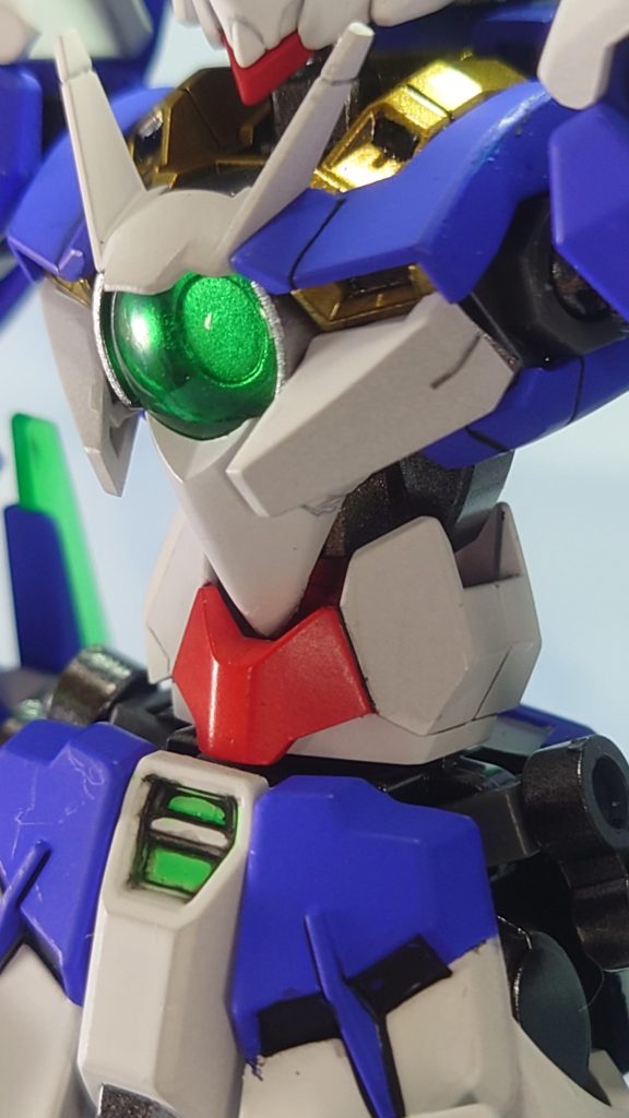 胴体は適当なパーツで延長。それに合わせてGNドライブ下のパーツにエポキシパテを盛って延長してます