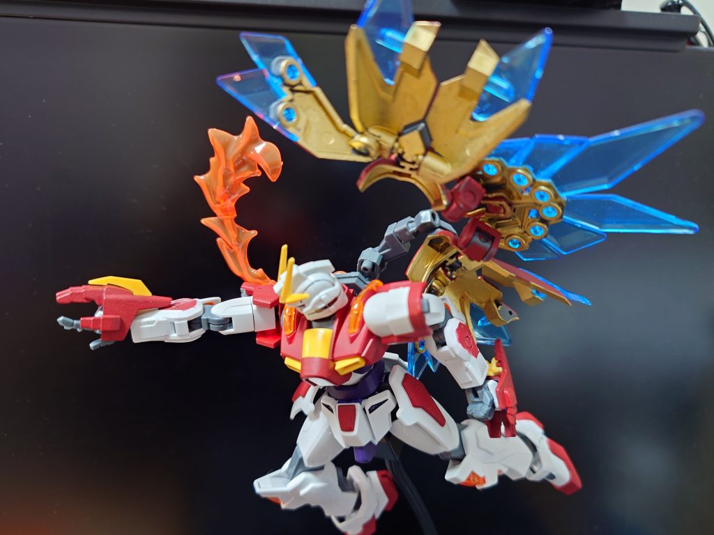 【必殺技】セカイの次元覇王流拳法に加えて、ゴッドガンダムのプロテクターを利用した「灼熱！バーニングフィンガー」にも対応している。