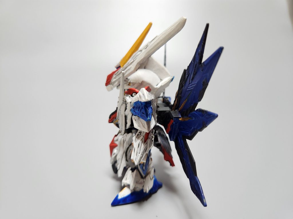 特に頭部の造形変更に注力しましたが…完成すると顔が細身になりすぎて若干想定が外れました。