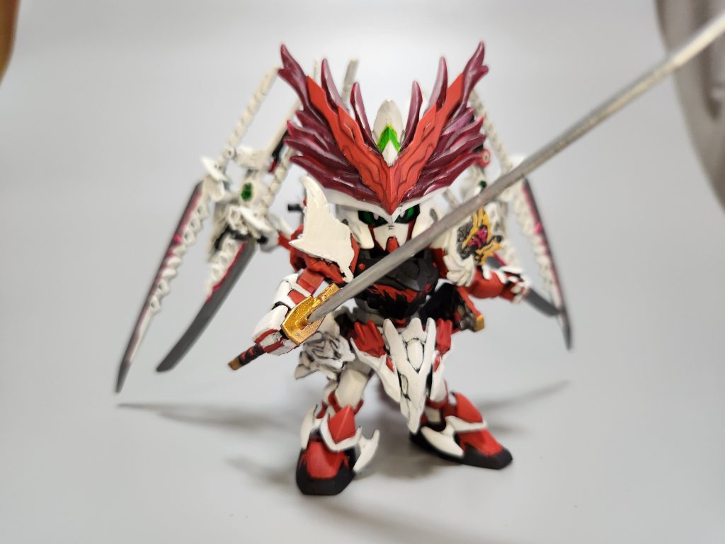 左肩はデカール意識でデザインを残しました。