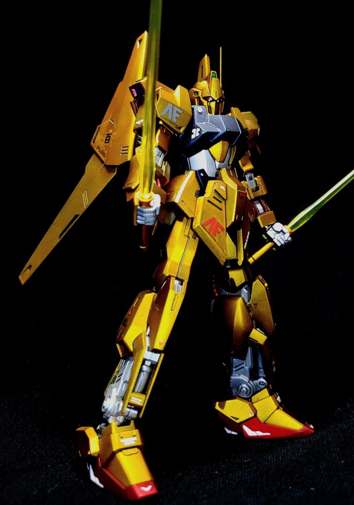 塗装レシピ evoブラック下地に本体 プリズムブルーブラック   外装 パールカッパー＋クリアーイエロー関節 スターブライトシルバーパイプ等 スターブライトシルバー＋ディープクリアーレッドつや消しで仕上げ 