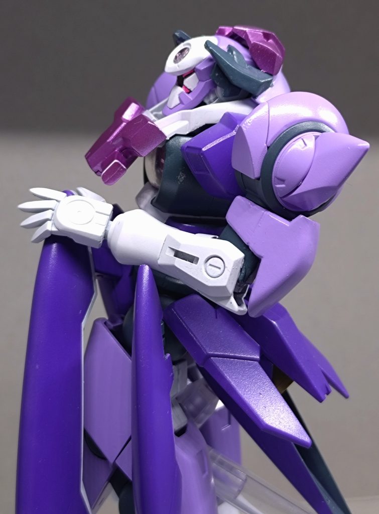 ③ 見返り美ジンクスアタマには貴族女性の複雑な髪型イメージでパーツを配置。モビルドールメイの前髪パーツです。