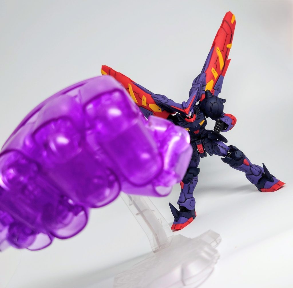 流派東方不敗最終奥義・石破天驚拳ゴッド明鏡止水にも付属していましたが、このでかい拳は迫力があって本当に素晴らしいですね。ドモンとの対決では拳ですが昔EXVSをやっていた身としては掌でぶっ飛ばしてくるイメージが強く大好きだけど恐ろしいそんな必殺技です。