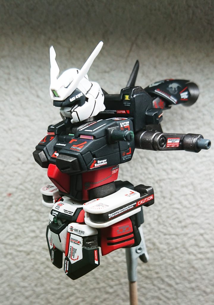 メカニカルバスト風に笑センサーカバー無い方がカッコ良いのでは?