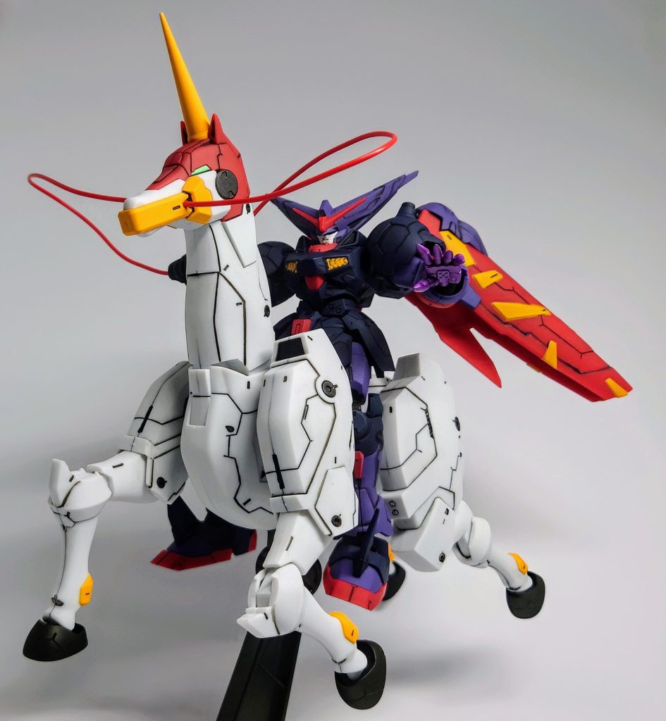 ダークネスフィンガーHGFCの箱絵のようなイメージで。ゴッドを乗せるのも勿論良いのですが風雲再起にはやっぱりマスターが乗ってるのが個人的にはしっくりきます。ゴッドを乗せる場合は羽も作ってあげたいですね。