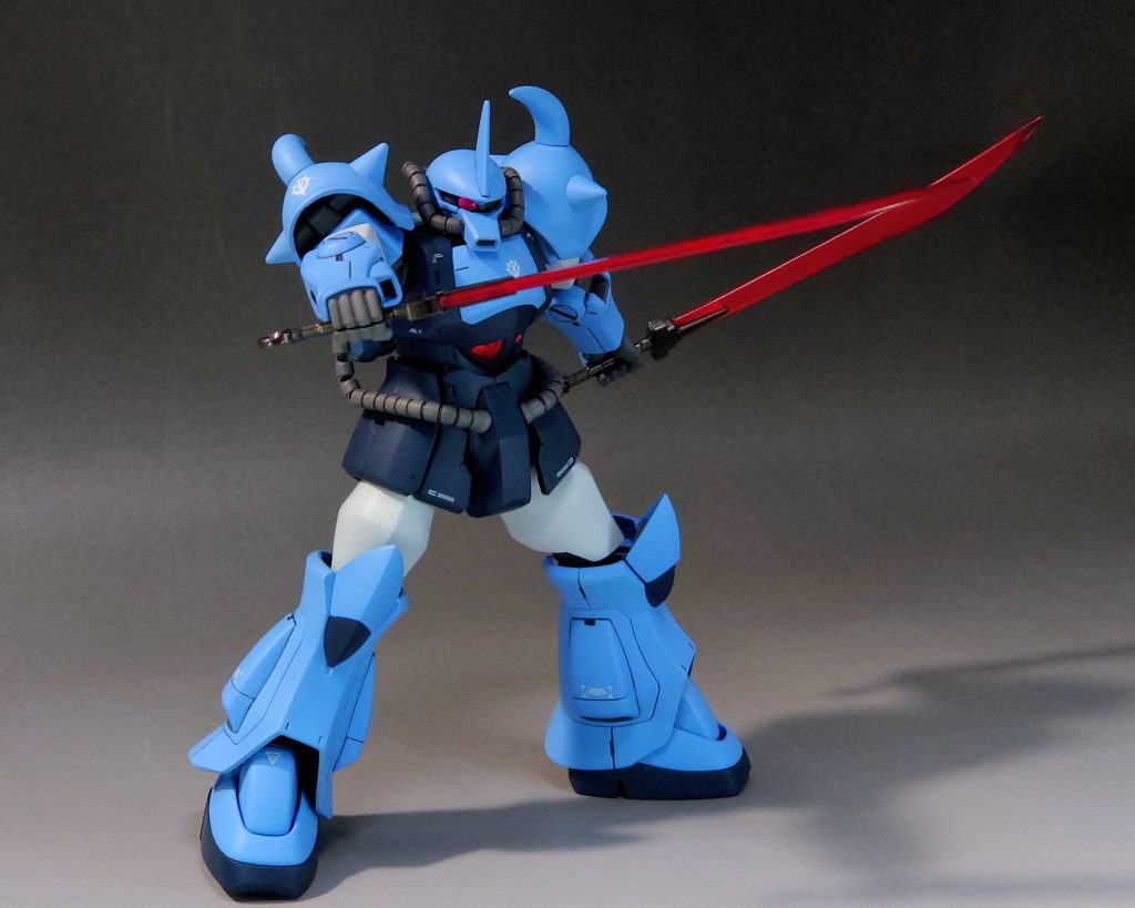 ヒートソードはパールカラーとクリアカラーで塗装してコンパウンドで研磨しました。