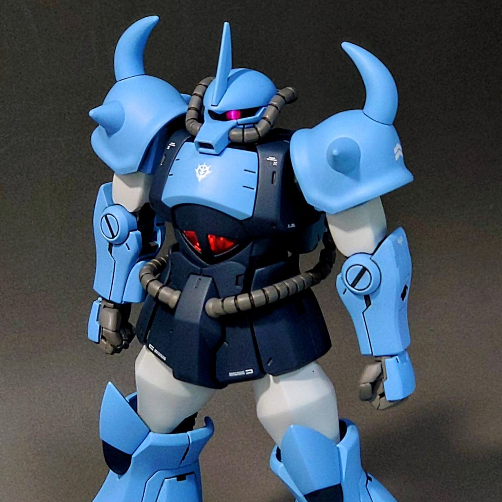 モノアイをクリアパーツ化、頭部は余剰パーツのR35の物を使用してます。