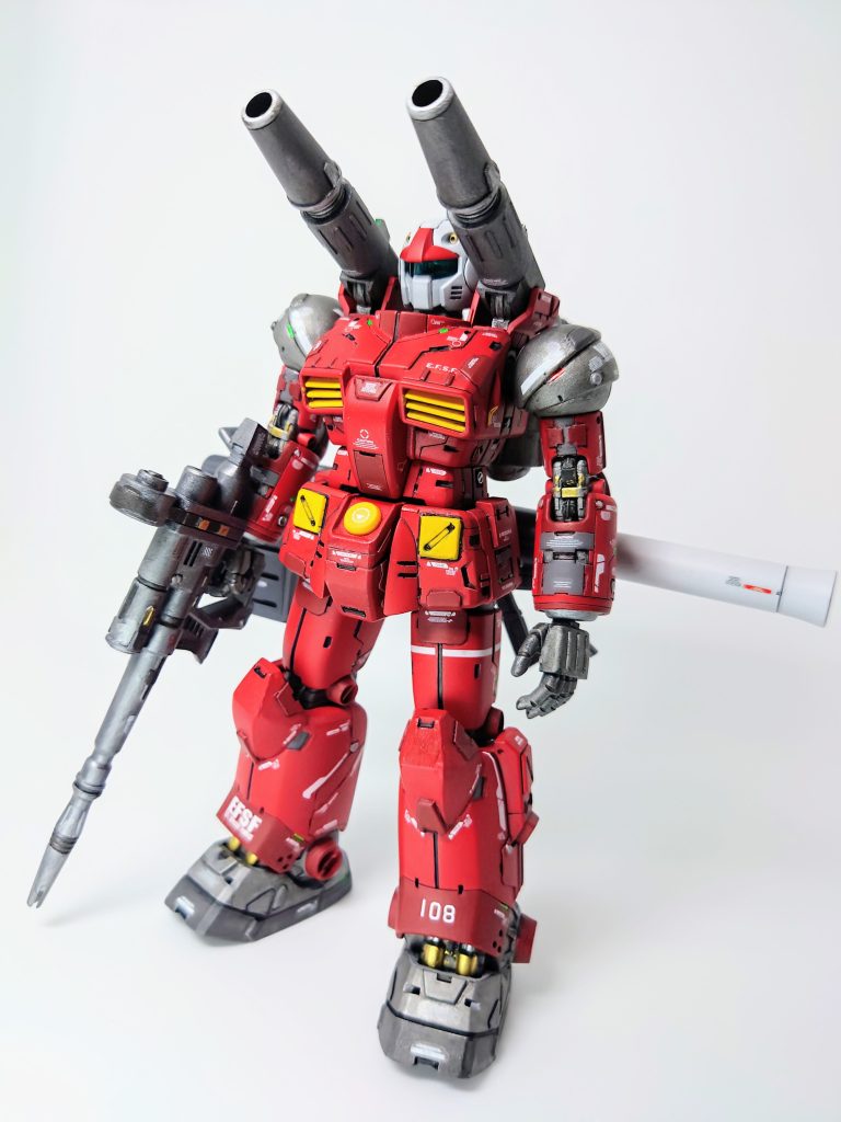 そして、今回のRG風にカスタムするにあたり参考にしたのが、RGガンダムver.2.0。RX計画で制作された機体なので、まぁ各箇所ガンダムに似てても良いかな？と、思い付きver.2.0を参考にディティールアップを実行しました。