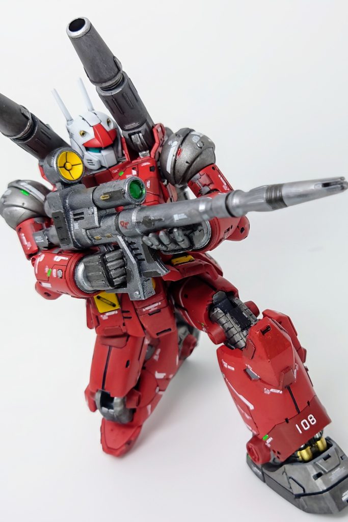 関節のマイナスモールドも、ガンキャノンは好きな機体なのですが、関節の構造だけは個人的に正直好みではなかったので、ガンダムの様にモールドを付けてみました😅。まぁ、大した改造ではないのですが、個人的には自分好みの関節に出来たので満足です（笑）。