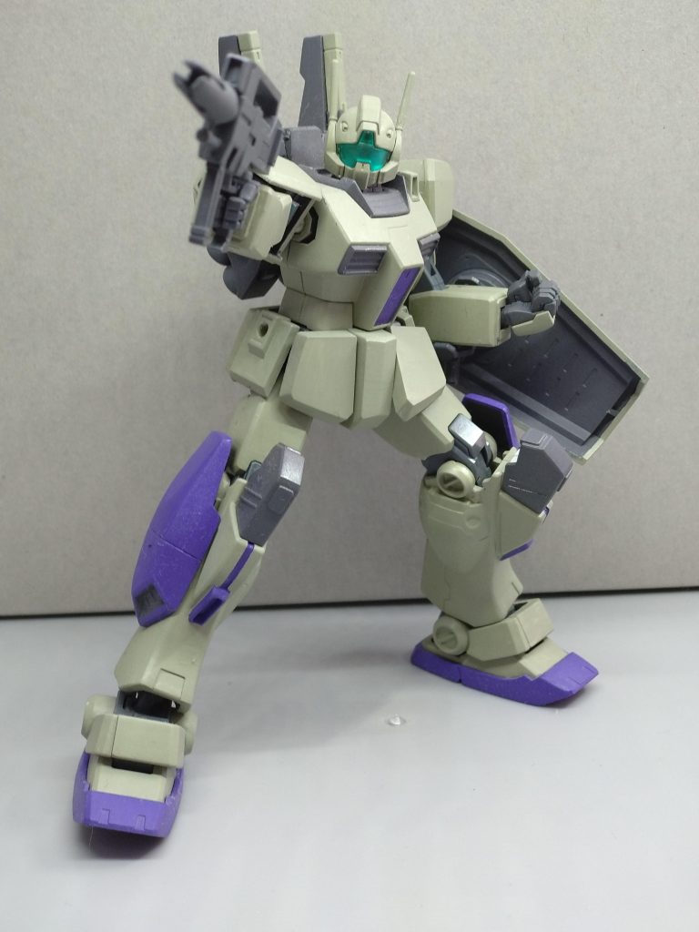 この時代のキットはハンドパーツがいっぱい入っていていいですね。今では握り手や平手が付いてる方が珍しいですよね。