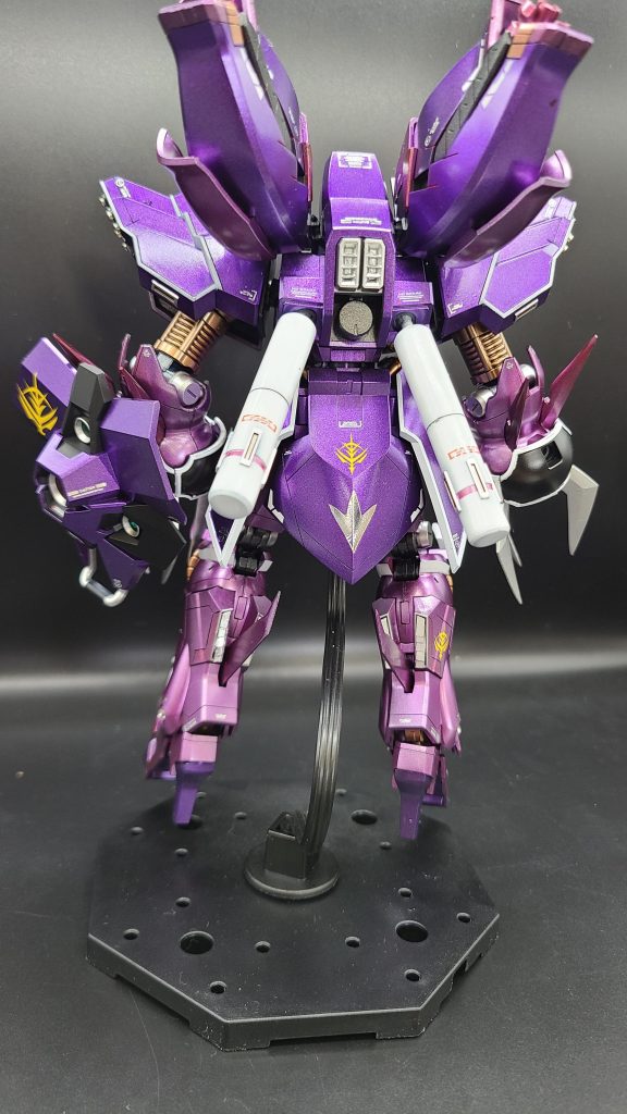 バックショット！バックパックのバーニア？部分はプラ板追加でディティールアップしてます(^^)dふくらはぎにもしてますが、こちらは失敗ですね…いまいち(￣▽￣;)