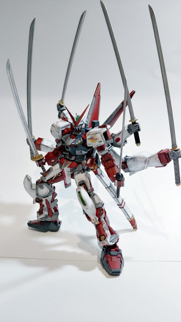 シード系は空中でキメてナンボですが、歌舞伎の如く地面で見栄切りも。アシュラユニットかヘカトンケイルユニットかで悩みましたが、刀ってことでアジアなアシュラに。 ちなみにそれぞれの刀は、右手 ガーベラストレート左手 ポエットカネサダ( 歌仙兼定)短右手 クレセントムネチカ( 三日月宗近)短左手 ワンタイムワンスラッシュ( 一期一振)長右手 ファイアフライサークル( 蛍丸)長左手 ネネデストロイヤー( 祢々切丸)打刀、太刀、大太刀が各二振りずつ。どれもこれも絶妙にダサいネーミングで気に入ってます。