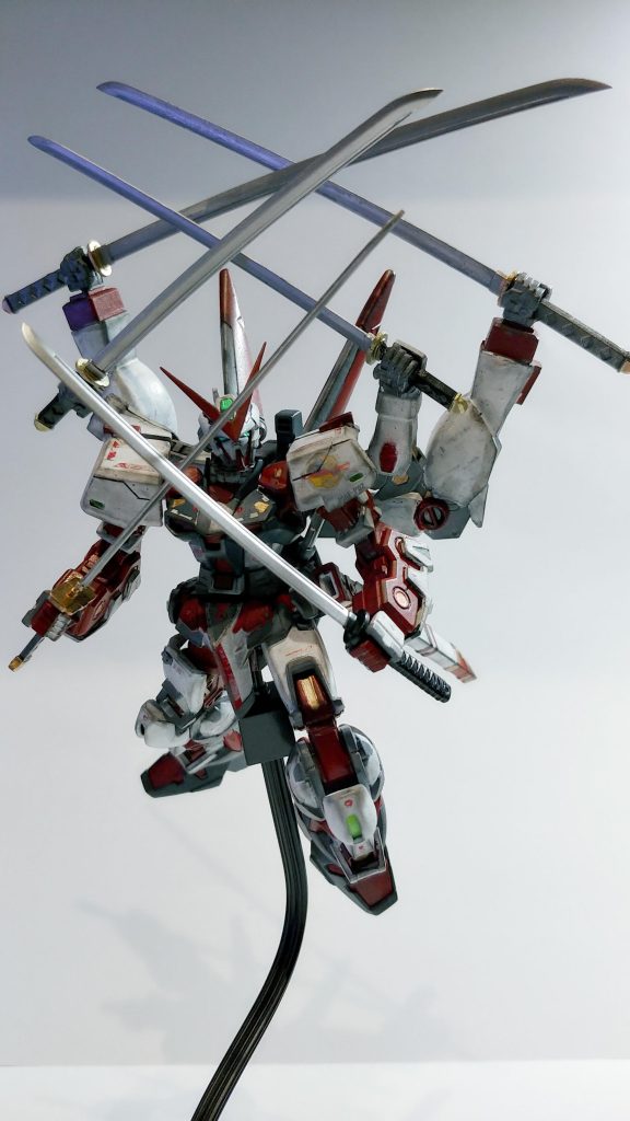 必殺十字三連斬! とか、戸田泰成版のロウなら言いそう