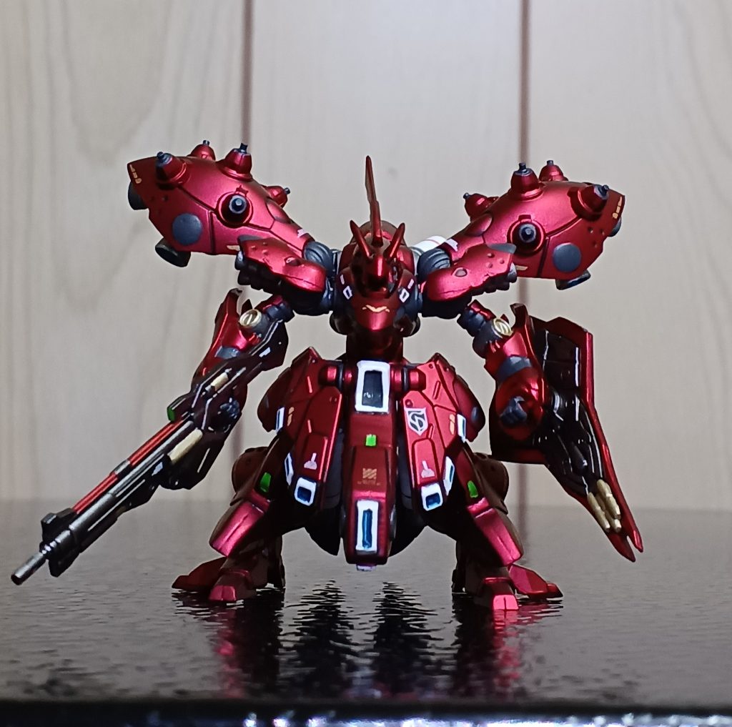 正面からのショット。なかなか渋い色合いなったと思います(gundam-kao6)