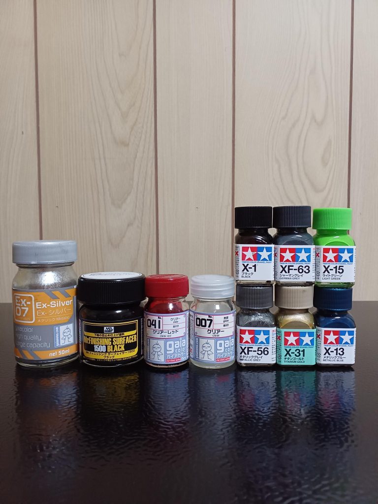 塗料たちです(gundam-kao6)