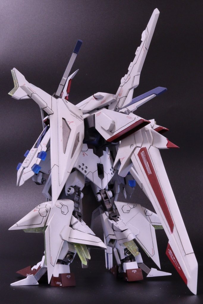 【 オルタナティブペーネロペー】【オルタナティブ】は代替、型にはまらないという意味です。オリジナルのペーネロペーの代わりとしてのコアガンダムにふさわしいと思い、名付けました。持てる力を全力で出してこのサイズ感にまとめました!