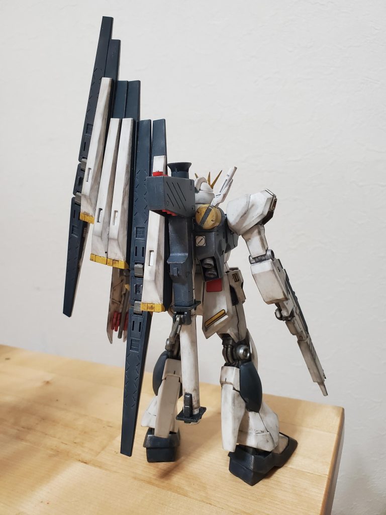 そして改めて思うが…νガンダムのシールド汚しすぎやな…wwしばらくガンプラから離れてて、作ってみようかな~って言う人にはまずHG νガンダムはお勧め。