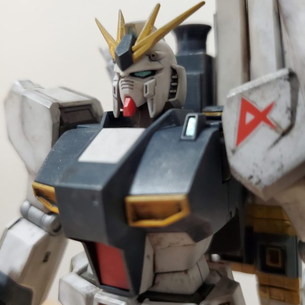 ようやく完成 HG νガンダム