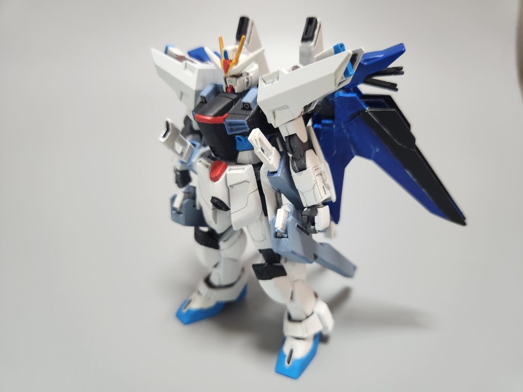 クスフィアスは、当初はサテライトキャノンそのままをつけるつもりでしたがバランスが悪すぎて断念。分割したところで今回のアイディアが降りてきました。