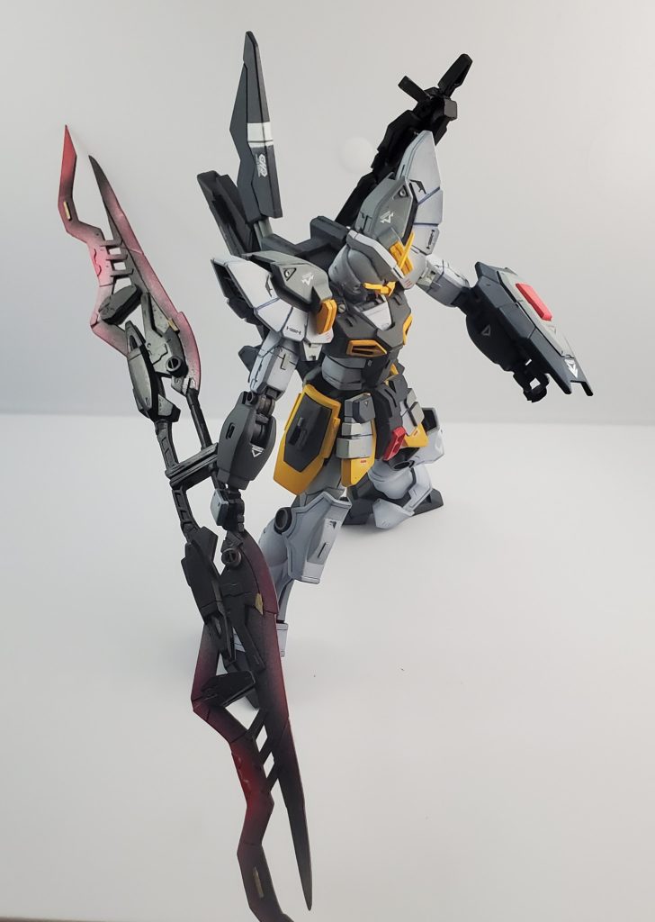 火器装備はパイルバンカー付属銃剣式レールガン。ソードマスターの冠に合う武装で仕上げました。