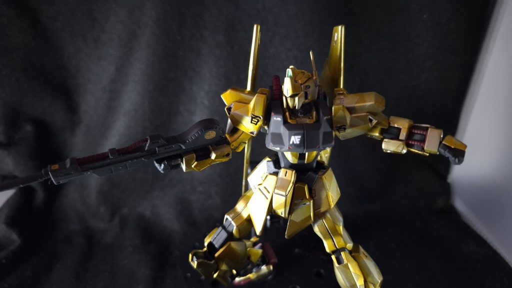 なんだかんだで時間がかかってしまいましたが、初挑戦のことが色々できてとても身になる製作でした。さて、次は元旦用のガンプラを作らないと……