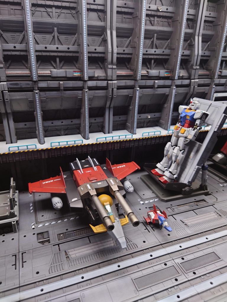 ホワイトベース内を再現したく、コツコツ進めてきましたが、やっと形になってきました。いつも通り、子供の頃こんなの作りたかった〜で、やっております。