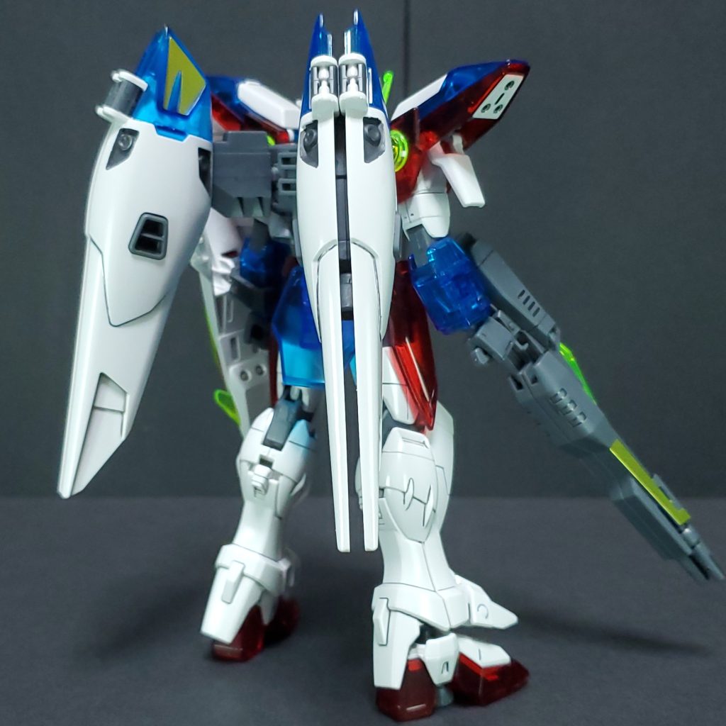 白、グレーのパーツ以外がクリアパーツになっています。その他は通常版と変わりません。