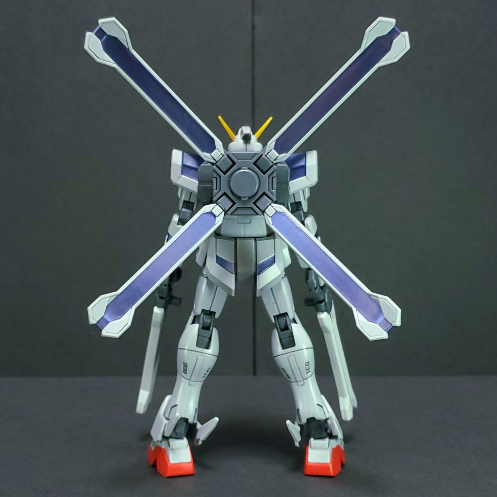 クロスボーンガンダムの特徴的なX字のスラスターはリフレクターミラーに交換されています。