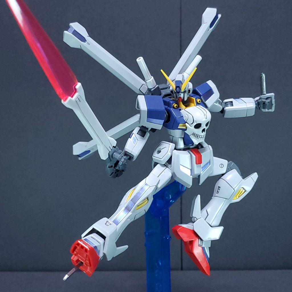 銃にも剣にもなるクロスボーン ガン&ソード 、足裏にも仕込めるヒートダガー。