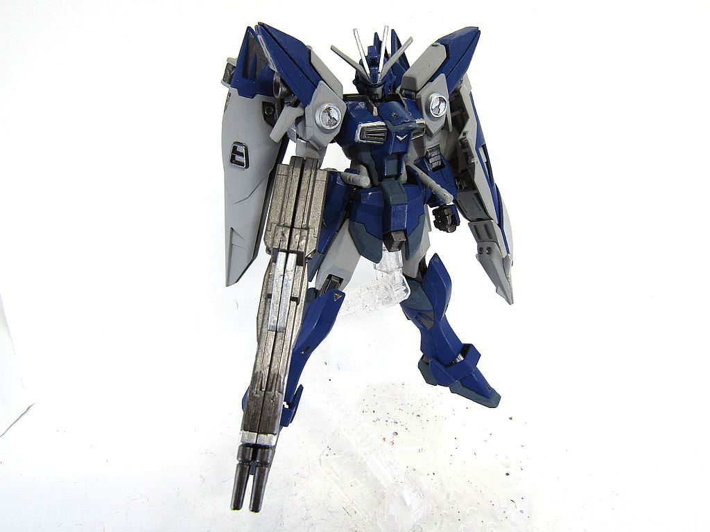 いかがでしたでしょうか?エンツィアンはガンダムブレイカーバトローグでのお気に入り機体でしたが、可変機でなくなっているあたりが少し気になっていました。いっそのこと、背中の羽をシルエット化してみたら面白かったのかもしれませんが、GBNがガンダムメタバースならゼロシステムとかつきそうなので、こちらの方向で作成してみました。