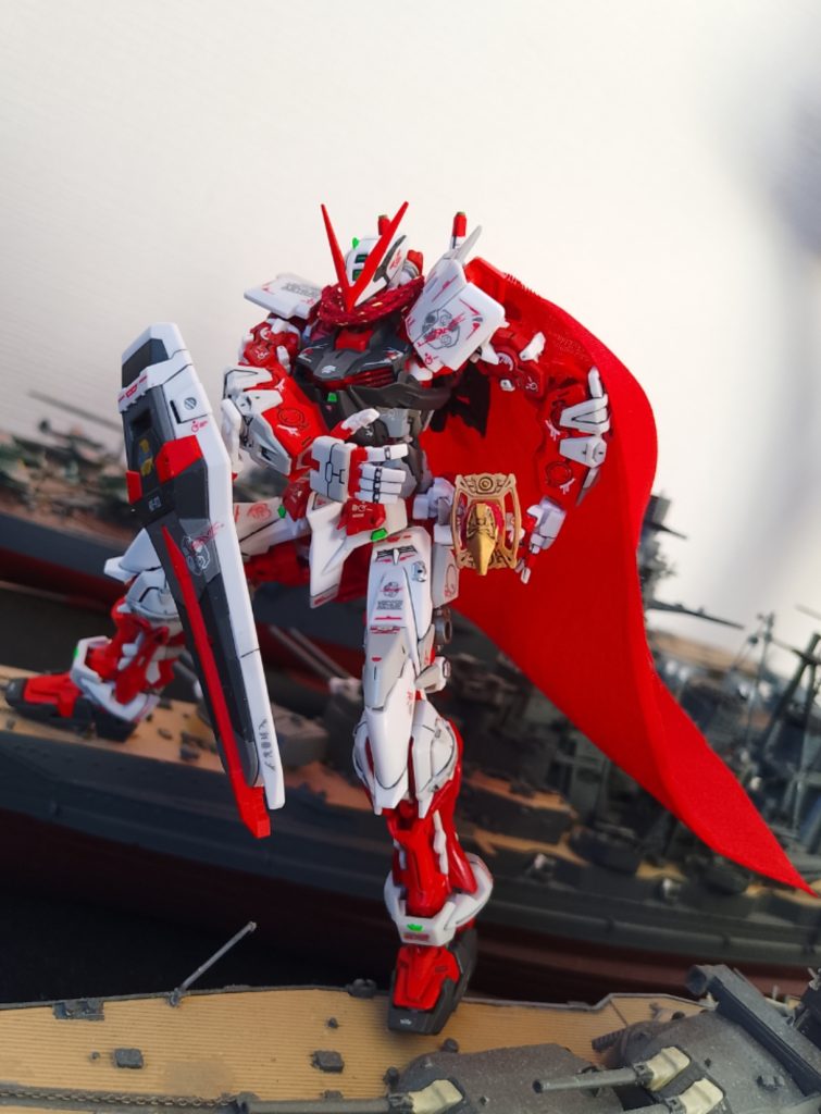 顔がほとんど見えない……ポロリと格闘しながらの撮影でした💦アストレイかっちょいいなぁ～(*^_^*)