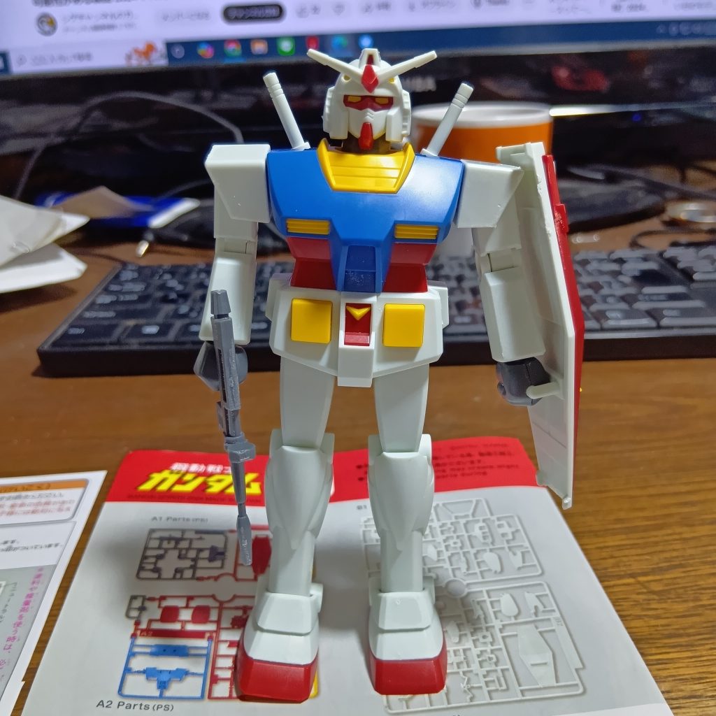 何が凄いって、前から見てリバイバルキットは合わせ目が見えなくなってます。