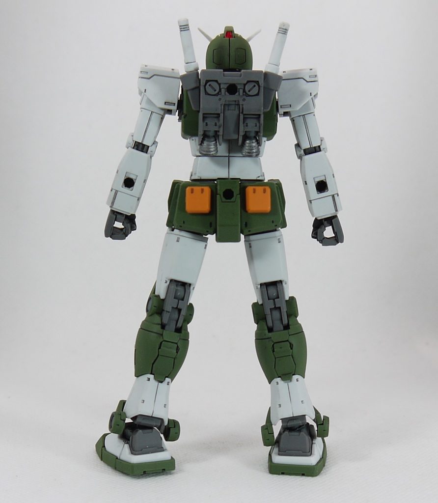 デカールがいっぱいあるんですが、貼るのは苦手だし面倒だしで大きめのやつだけ貼っています。「38」ってマーキングが入ってるんだけど、どういう意味だろう?  フルアーマーは「機動力が落ちる」とか「変形出来ない(ZZ)」とかはどうでもいいんですよ。最初フルアーマーで出撃してダメージを受けたら装甲をパージ、中から無傷の機体が出てくるところがいいんです! フルアーマーは漢のロマン!