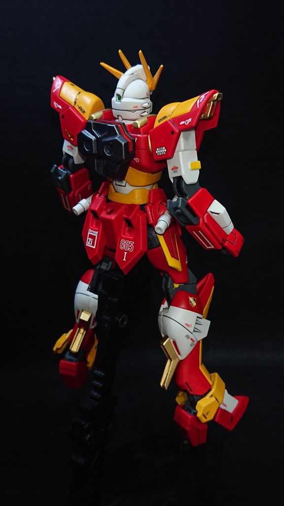 使用した塗料タミヤカラースプレー・ゴールド・メタリックブルー・キャメルイエロー・ガンメタル・ライトメタリックブルーガンダムカラースプレー・MSサザビーレッド