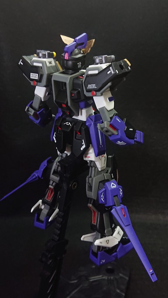 使用した塗料タミヤカラースプレー・イタリアンレッド・ブラック・ゴールド・パープル・ガンメタル・メタリックオレンジ