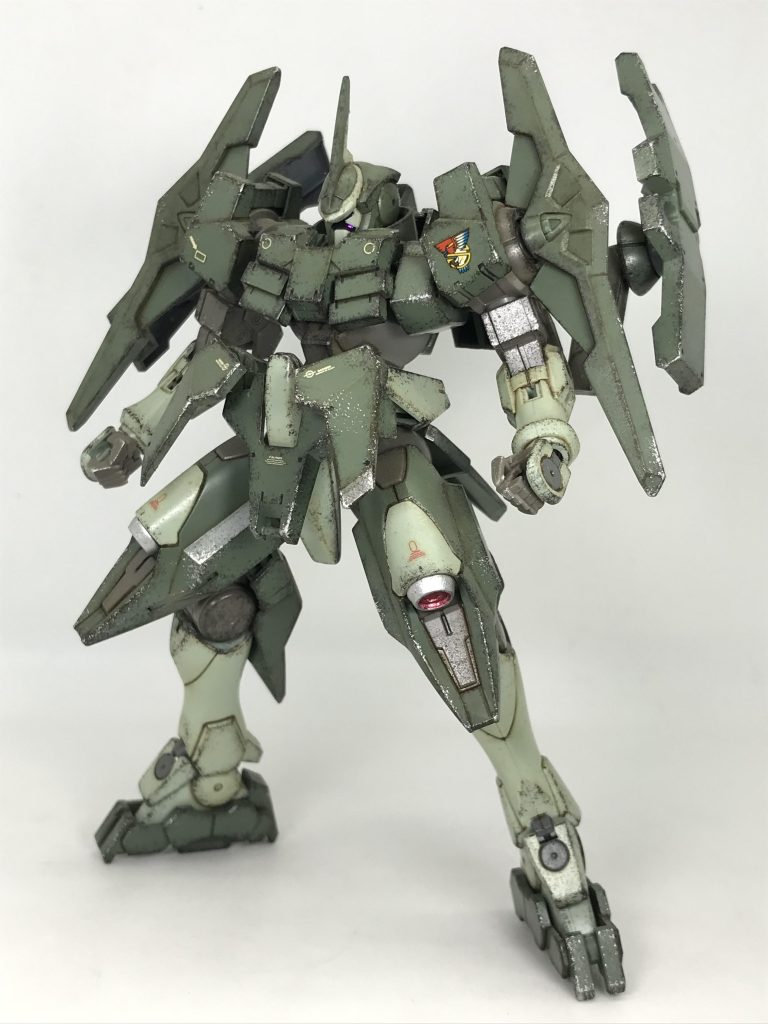 投稿するつもりで写真だけ下書き保存していた、過去作品になります肩アーマー?の取り付け位置が取説と違いますがわざとです…こちらの方がカッコいいと感じたので😃