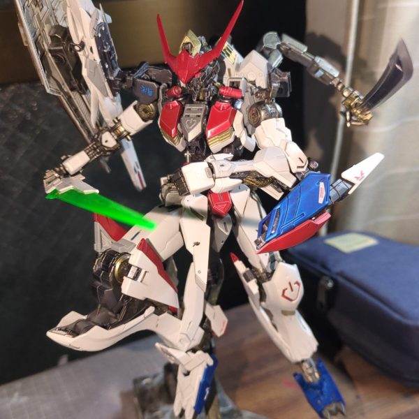 ガンダムフレームは完成しました！あとは紛失したり破損したパーツが届くのを待つのみ。間に合えば主役機コンに出したい所。