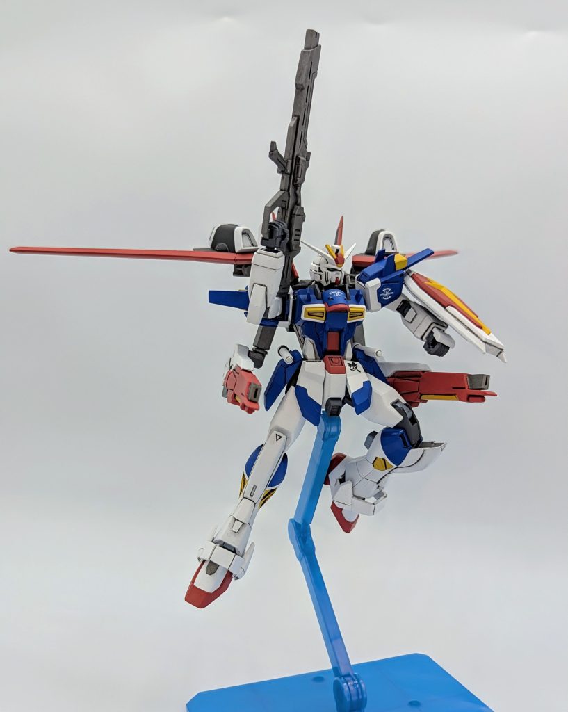 背中のキャノンはパワードアームズパワーダー付属のものを使用し、銃口部をスクラッチして形状変更をしています。SEED世界版ヴェスバーという設定です。