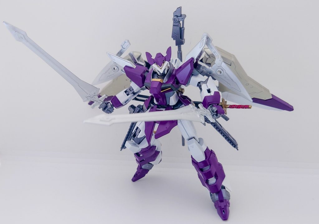 武器その2　バスターソード普段は肩に格納している２刀流の実体剣です。