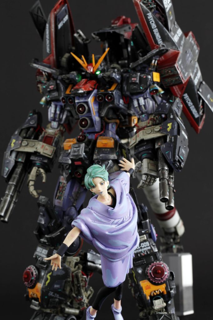 フォウ・ムラサメのフィギュアと一緒に。